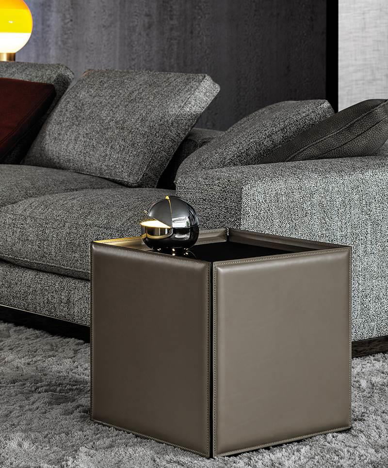 Minotti Side