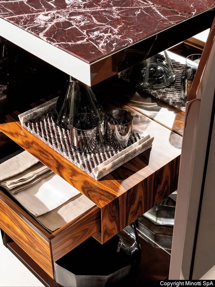Minotti Jason dressoir gelakt Bordeaux marmer interieur sfeerfoto detail interieur kast
