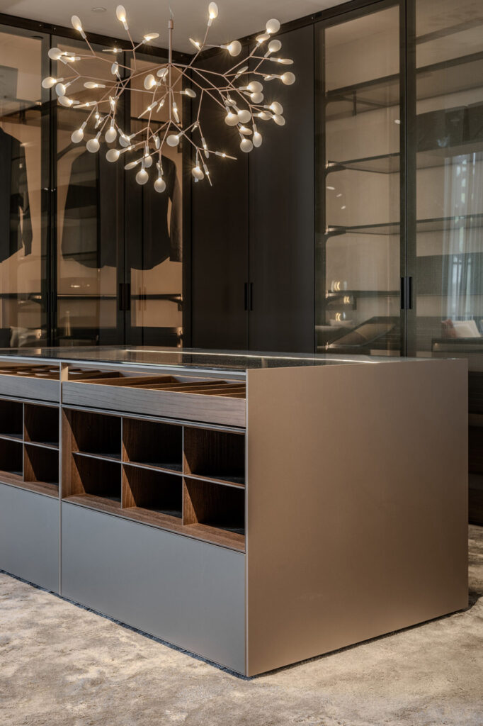 Rimadesio Altair sfeerfoto interieur inloopkast showroom Van der Donk interieur
