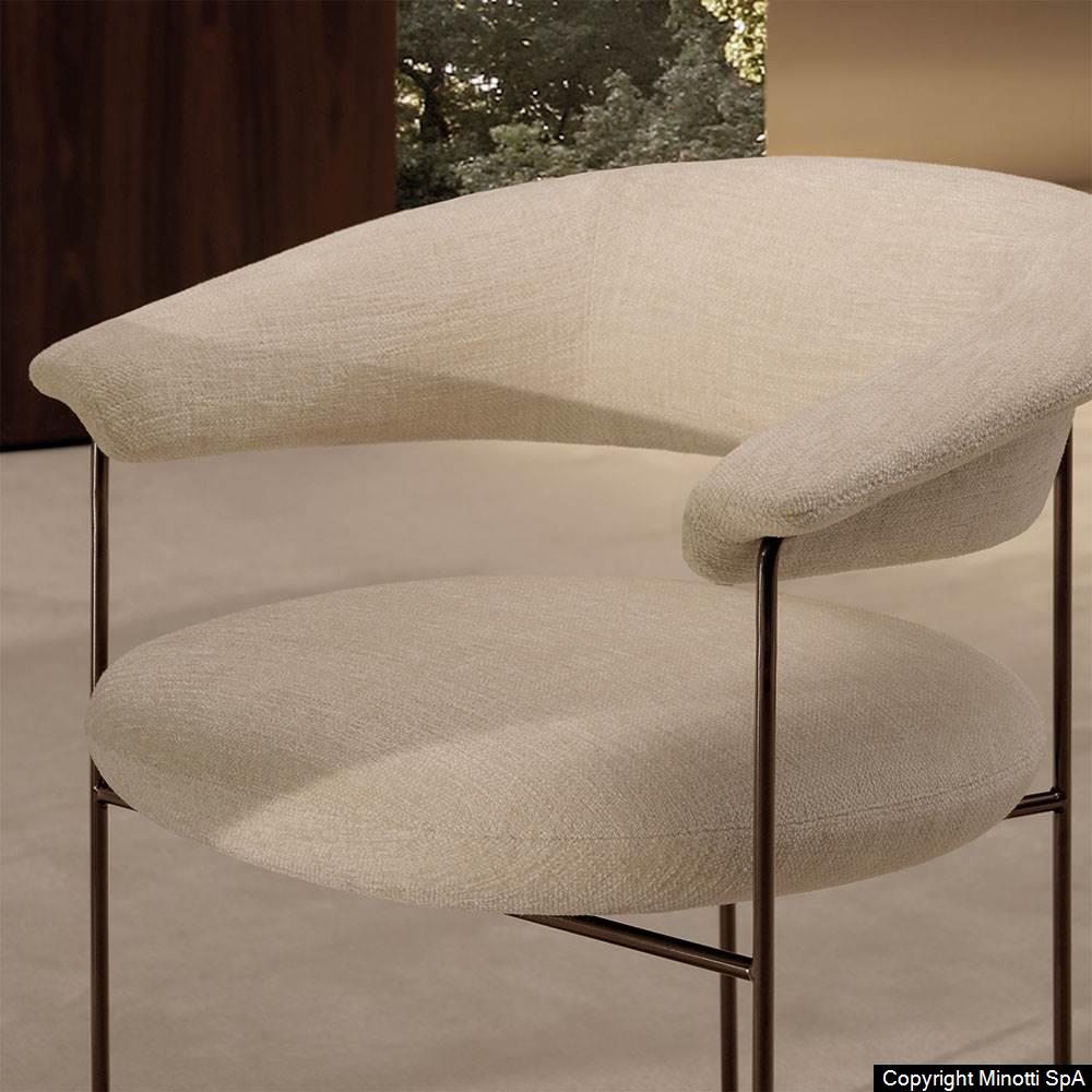 Minotti Elyne dining fauteuil Van der Donk Interieur, ontwerp Hannes Peer voor Minotti 2026.